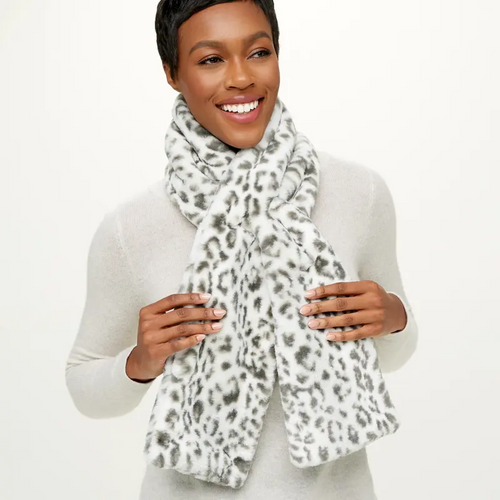Pull-Through Scarf with Zipper Pocket